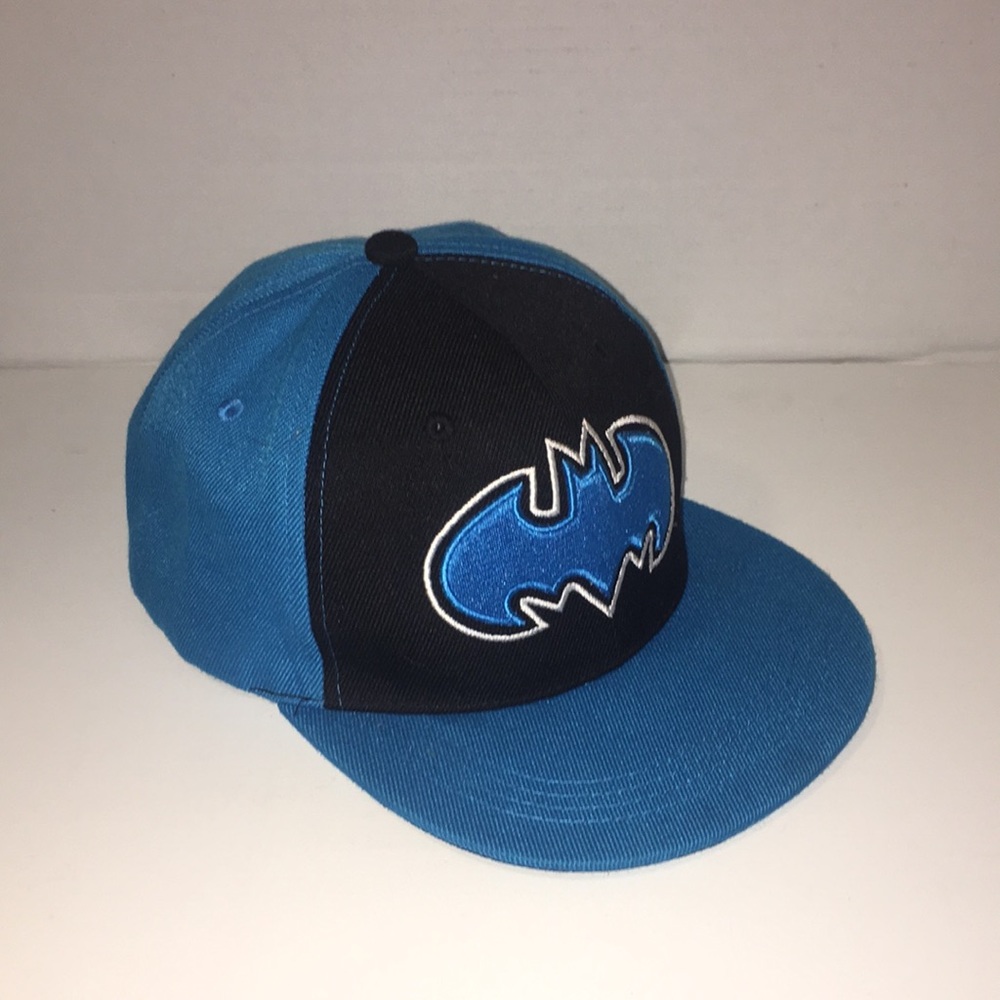 SIX FLAGS BATMAN ADJUSTABLE STRAP BACK CAP.